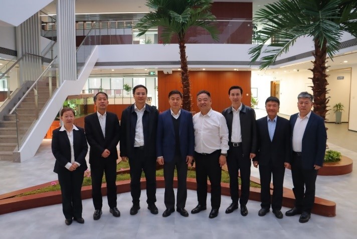 毛新平院士一行莅临太阳成城集团tyc234cc古天乐公司考察指导—赋能企业技...